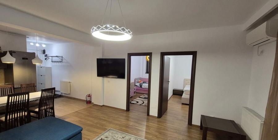 Apartament cu 3 camere semidecomandat, mobilat în Bucureștii Noi