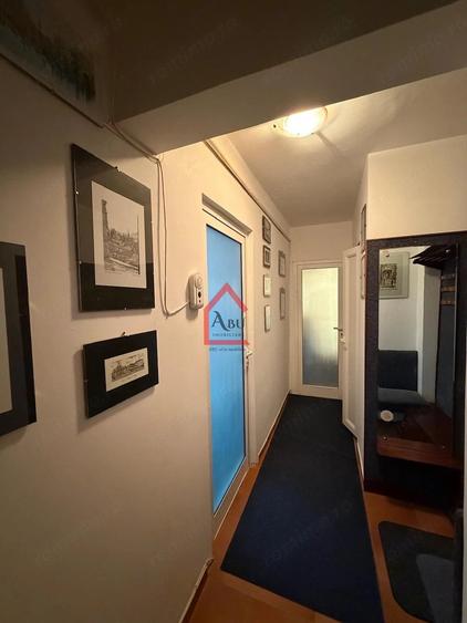 Apartament cu 3 camere decomandat în Filiași