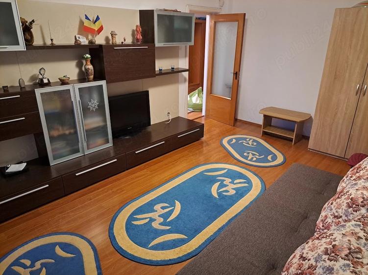Apartament cu 3 camere decomandat în Faleza Nord