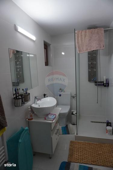 Casă cu 4 camere cu Teren 900 Mp în Central