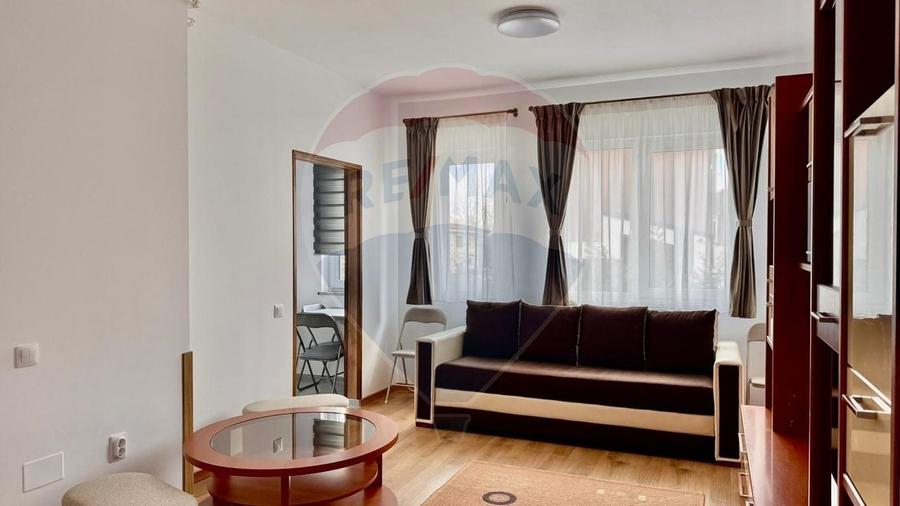 Apartament cu 2 camere semidecomandat, mobilat în Florești