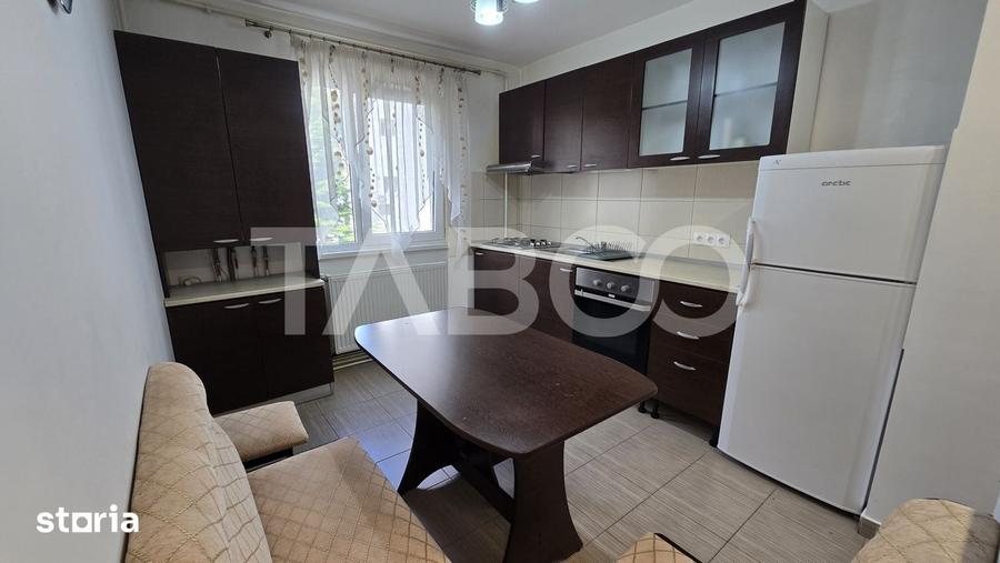 Apartament cu 3 camere decomandat, mobilat în Central