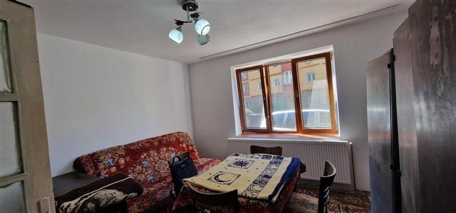 Duplex cu 2 camere cu Canalizare în Central