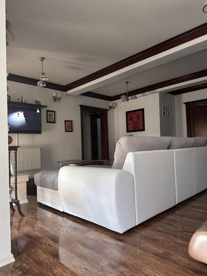 Casă cu 4 camere în Valea Lupului