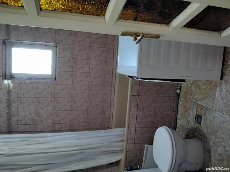 Casă cu 5 camere cu Teren 224 Mp în Andronache