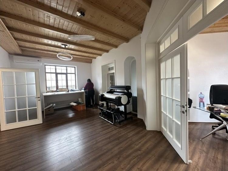 Casă cu 15 camere cu Teren 250 Mp în Kiseleff