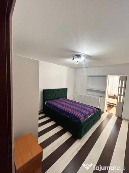 Inchiriez3 camere Centrala proprie stradal vizavi de spital - 1