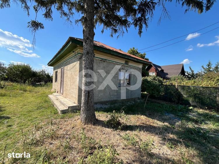 Casă cu 2 camere cu Teren 668 Mp în Petrești