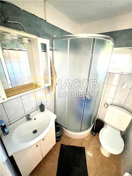 Casă individuală cu 3 camere cu Canalizare în Măgura