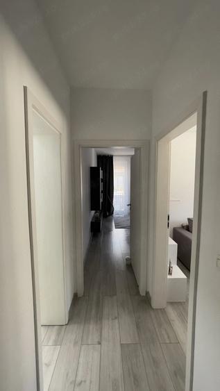Garsonieră decomandată în Girocului