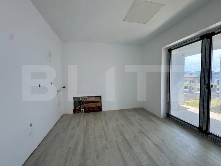 Casă cu Teren 528 Mp în Corunca