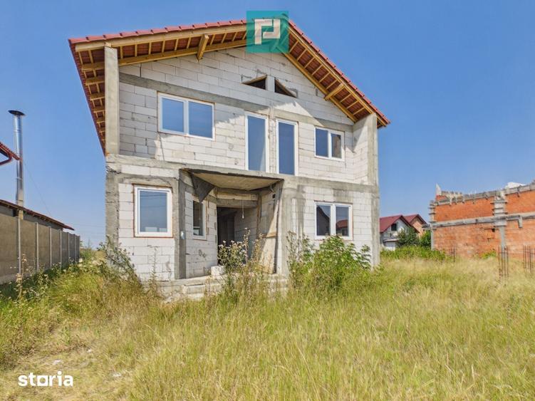 Casă cu 5 camere cu Teren 300 Mp în Fântânele