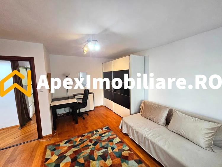 Apartament cu 3 camere decomandat, mobilat în Lacul Tei
