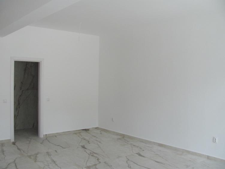 Spațiu comercial, de 65 mp, în Bragadiru