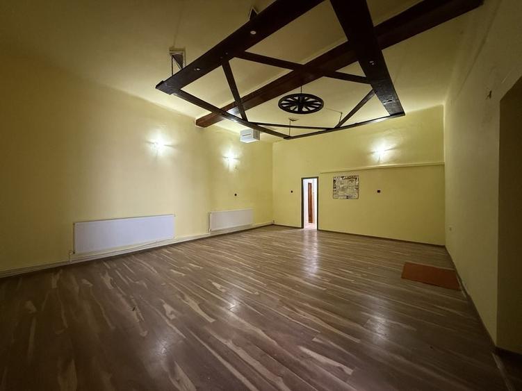 Spațiu comercial, de 232 mp, în Medgidia