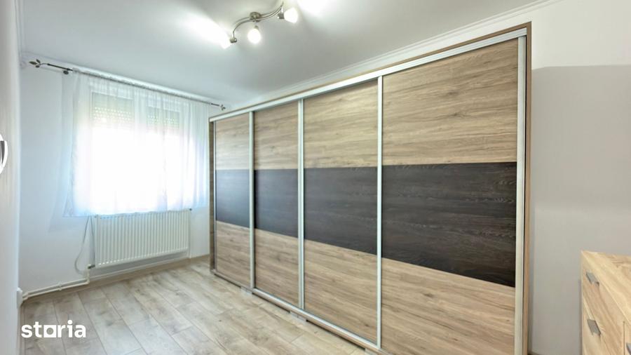 Apartament cu 3 camere semidecomandat în Central