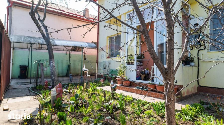 Casă cu 6 camere cu Teren 253 Mp în Colentina