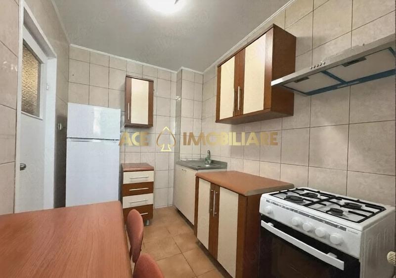 Apartament cu 3 camere decomandat, mobilat în Tineretului