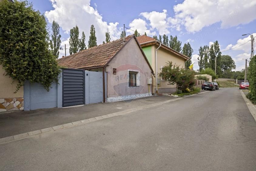 Casă cu Teren 252 Mp în Aradul Nou