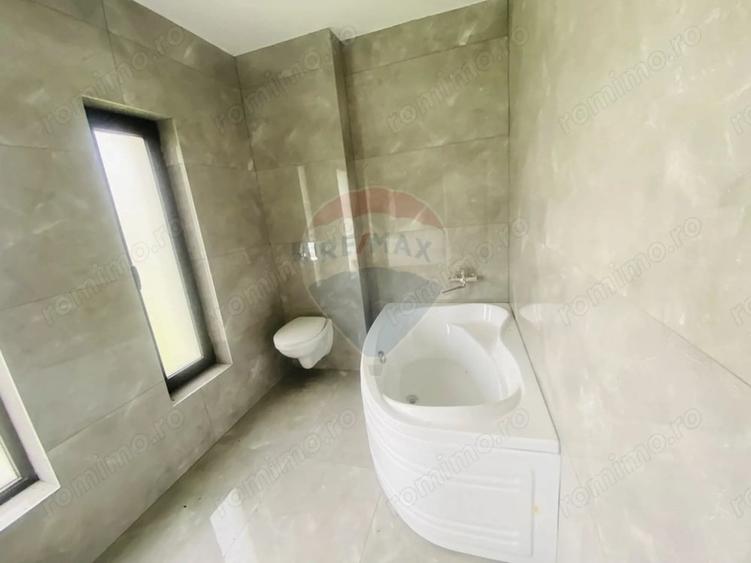 Casă cu 4 camere cu Teren 286 Mp în Ghermănești