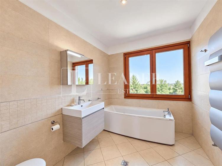 Casă individuală cu 5 camere cu Piscina în Pipera
