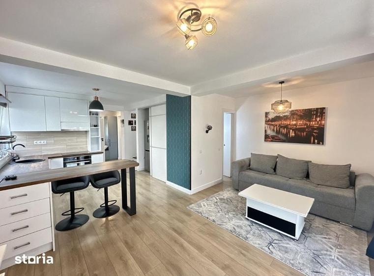 Casă cu 8 camere cu Teren 1000 Mp în Central