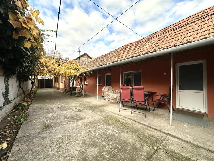 Casă individuală cu 5 camere cu Canalizare în Mehala