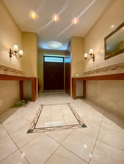 Casă individuală cu 5 camere cu Canalizare în Ultracentral