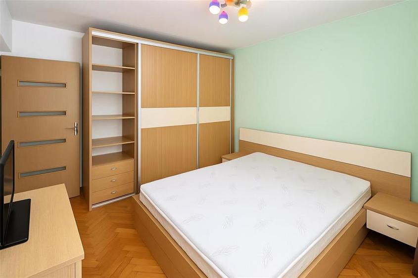 Apartament cu 3 camere decomandat în Dacia