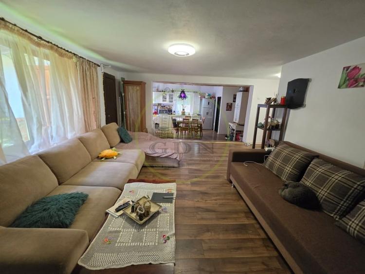 Casă individuală cu 7 camere cu Teren 4557 Mp în Exterior Est