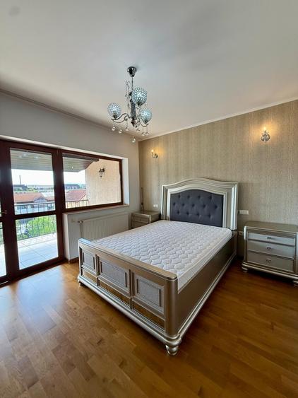Apartament 3 camere de vanzare, Tractorul, parcare subterana - 1