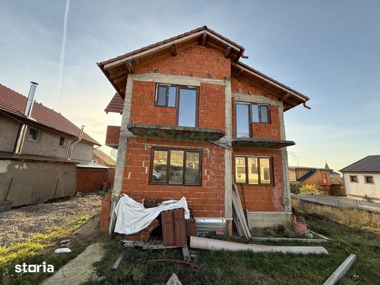 Casă cu 6 camere cu Teren 300 Mp în Sânmartin