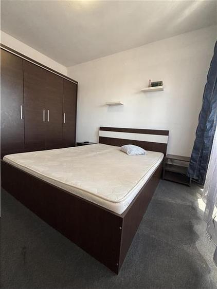 Apartament cu 3 camere decomandat, mobilat în Tomis II