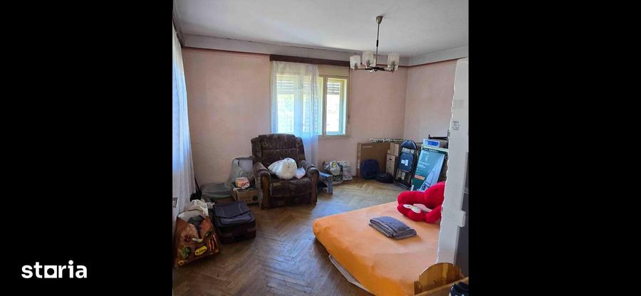 Casă cu 3 camere cu Teren 744 Mp în Decebal