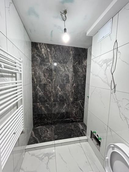 Apartament cu 3 camere semidecomandat în Hristo Botev