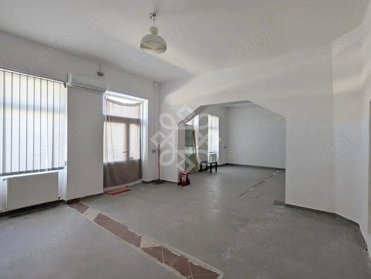 Casă cu 2 camere cu Teren 306 Mp în Central
