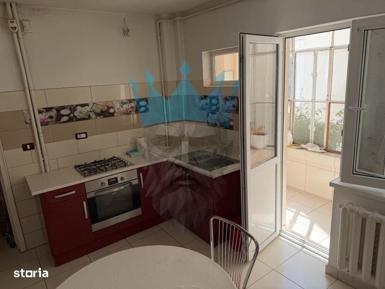 Apartament cu 3 camere în P-ța Rosetti