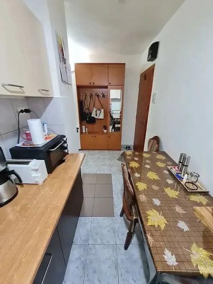 Garsonieră decomandată în Lipovei
