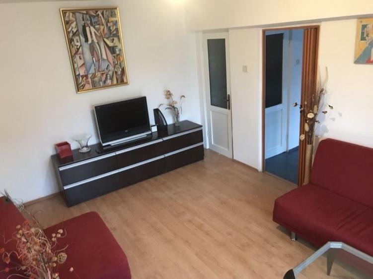 Apartament cu 2 camere semidecomandat în Calea Victoriei