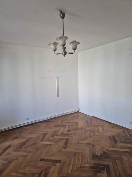 Apartament cu 3 camere decomandat în Aradul Nou