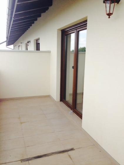 Apartament cu 2 camere semidecomandat, mobilat în Olimpia-Stadion