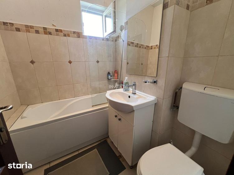 Apartament cu 4 camere semidecomandat, mobilat în Tătărași
