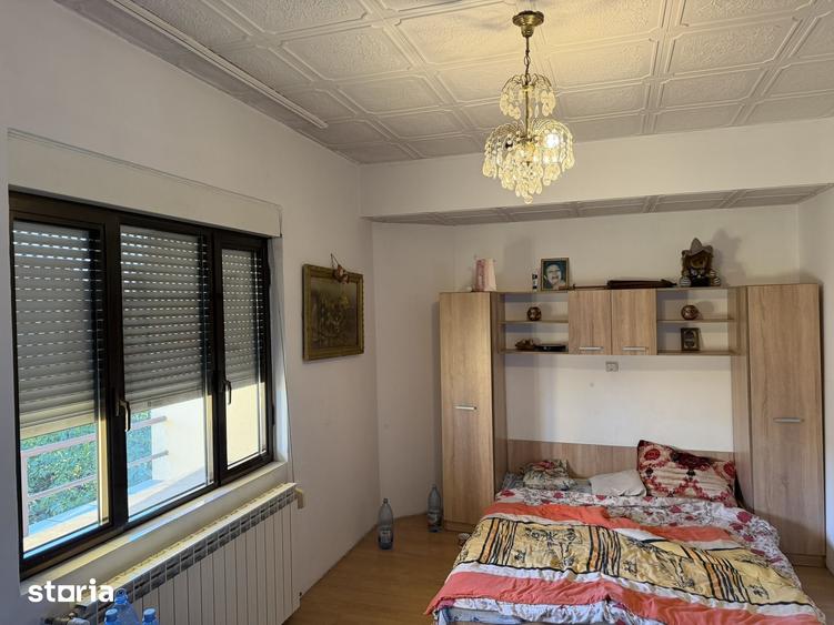 Casă cu 5 camere cu Teren 250 Mp în Ferentari