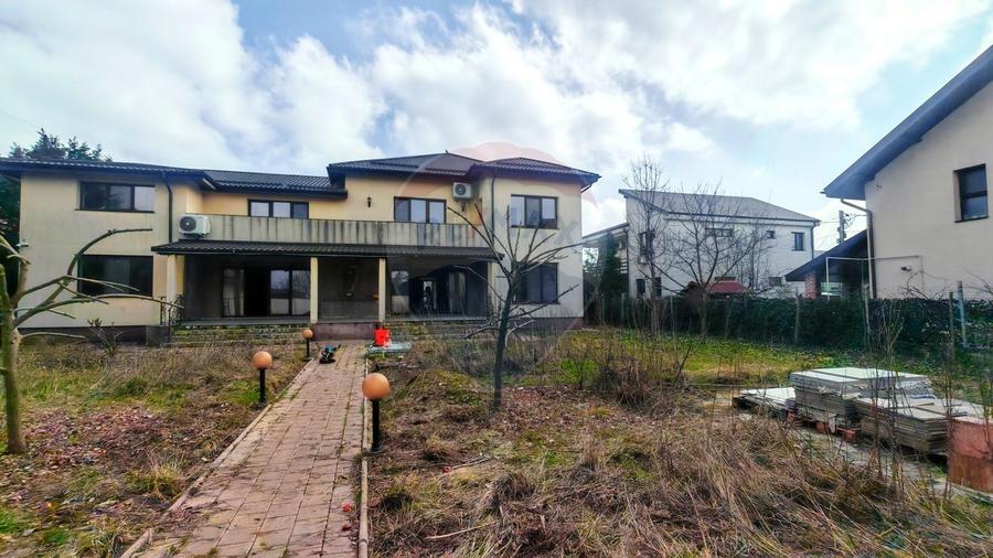 Duplex cu 9 camere cu Teren 1161 Mp în Berceni