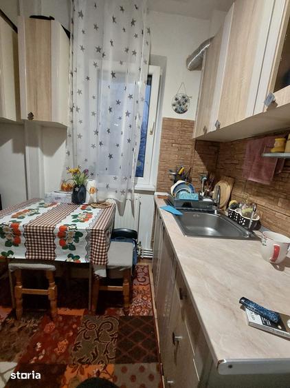 Apartament cu 3 camere decomandat în Canta