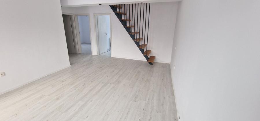 Casă cu 3 camere în Vârteju