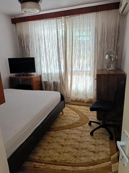Apartament cu 3 camere decomandat în Dacia