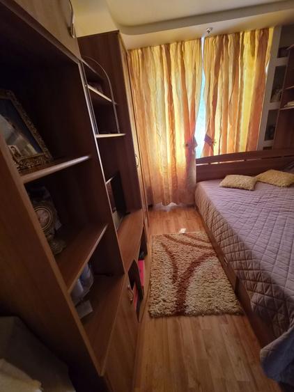 Apartament cu 3 camere decomandat în Teilor