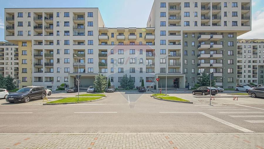 Apartament cu 2 camere decomandat, mobilat în Tractorul