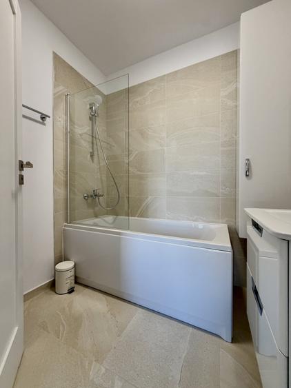 Apartament cu 3 camere decomandat, mobilat în Torontalului